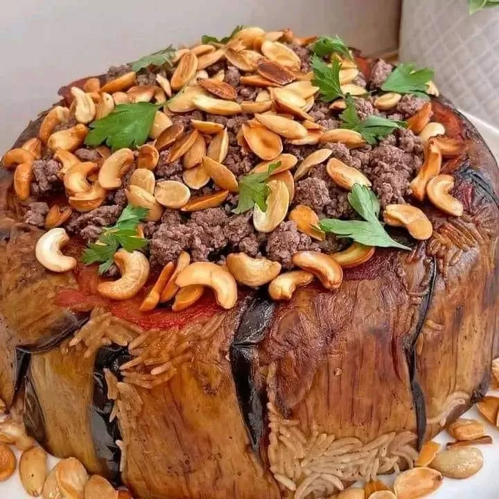 تعرف معنا على طريقة طبخ المقلوبة السورية باللحمة